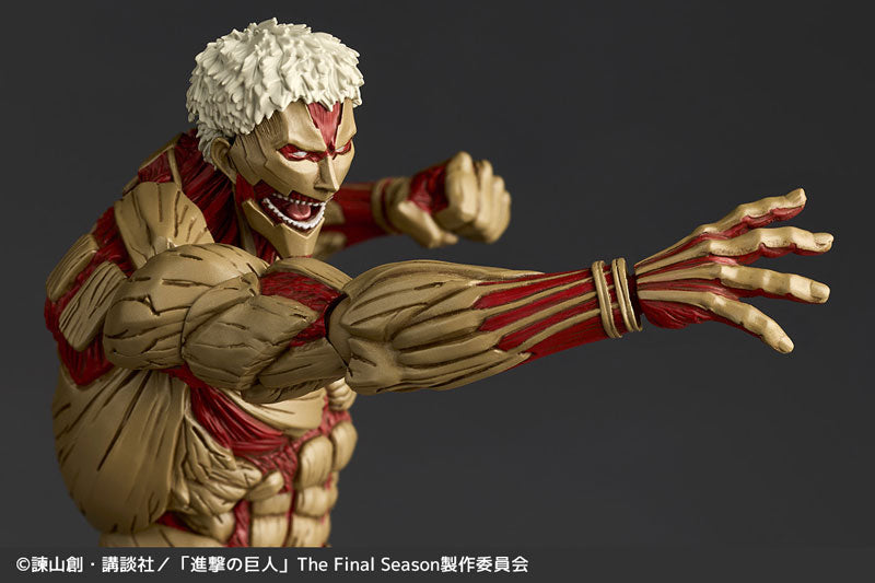 (Pre-Order) KAIYODO: Attack on Titan - Amazing Yamaguchi Armored Titan Revoltech (2027 Re-release) Figure