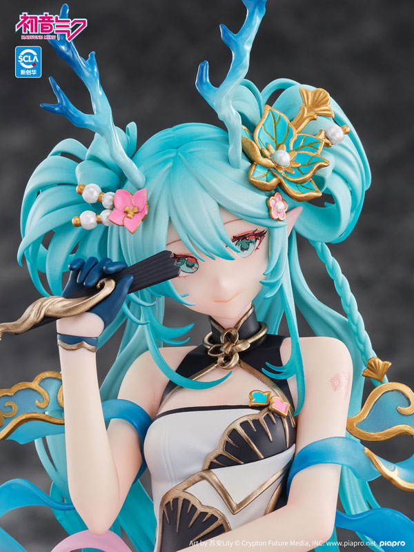 (Pre-Order) KAIYODO: Vocaloid - Hatsune Miku Azure Dragon Ver. 1/7 Scale Figure